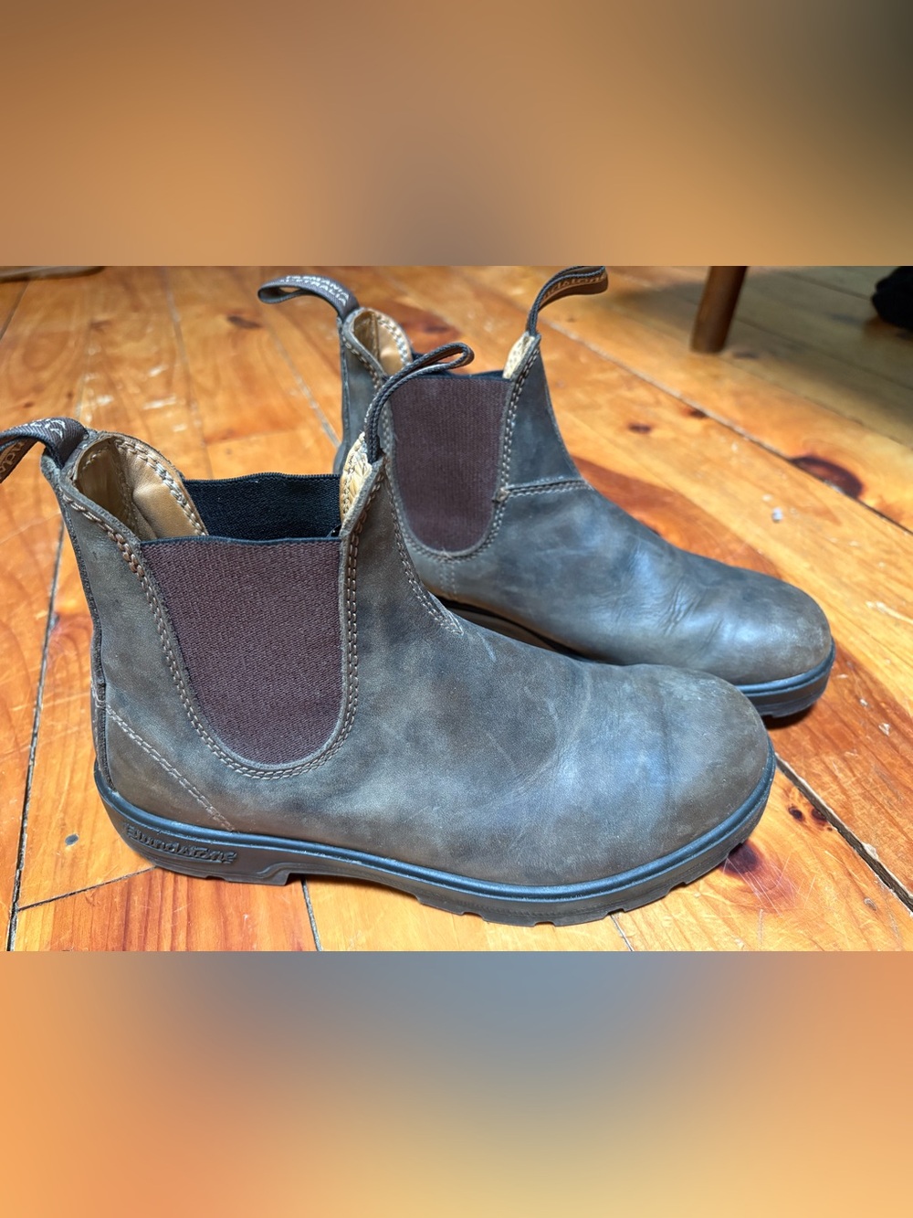 Blundstones Women’s Classics #585 Rustic Brown Size U 8.5